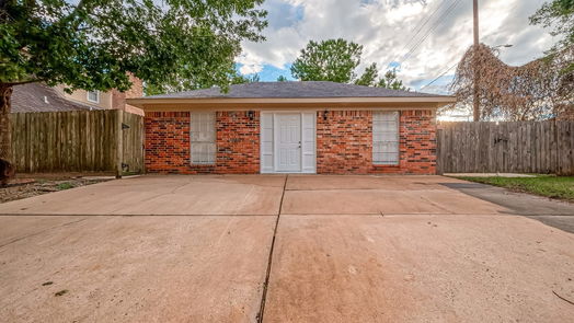 Houston 2-story, 7-bed 5902 Templegate Drive-idx