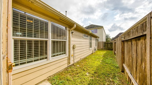 Houston 1-story, 3-bed 819 Forest Thicket Lane-idx