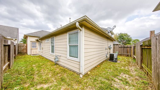 Houston 1-story, 3-bed 819 Forest Thicket Lane-idx