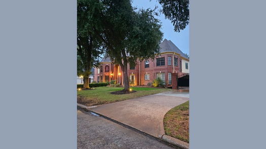 Houston 2-story, 6-bed 15206 Dawnbrook Drive-idx