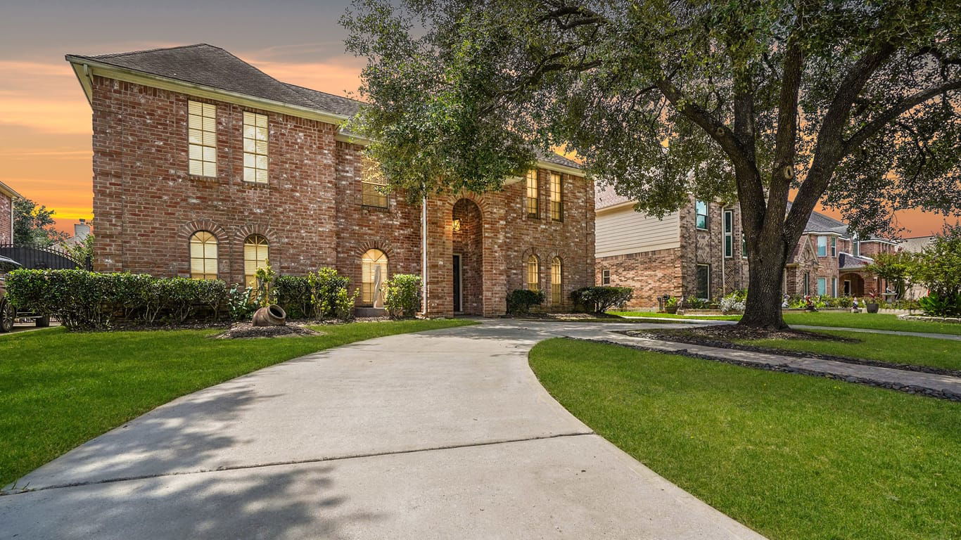 Houston 2-story, 4-bed 15311 Dawnbrook Drive-idx