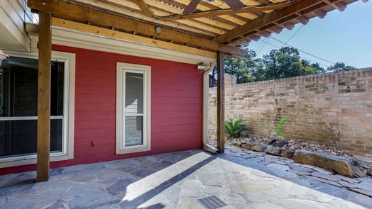 Houston 1-story, 2-bed 112 Old Bridge Lake-idx