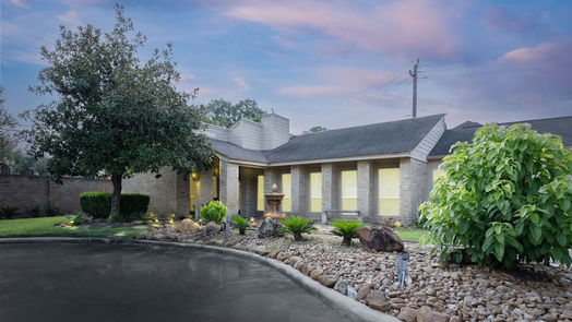 Houston 1-story, 2-bed 112 Old Bridge Lake-idx