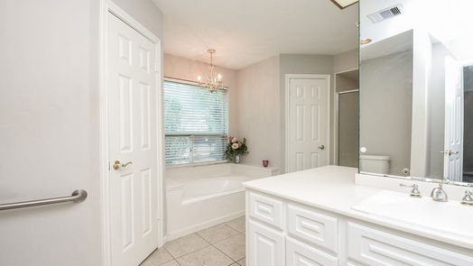 Houston 1-story, 2-bed 5718 Champions Glen Drive-idx