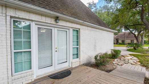 Houston 1-story, 2-bed 5718 Champions Glen Drive-idx