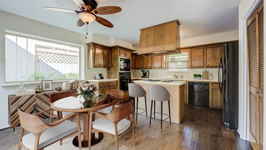 Houston 2-story, 3-bed 204 Old Bridge Lake-idx