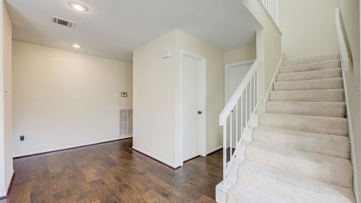 Houston 2-story, 3-bed 204 Old Bridge Lake-idx