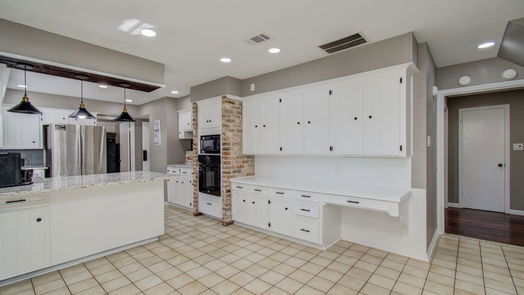 Houston 2-story, 4-bed 5315 Lookout Mountain Drive-idx