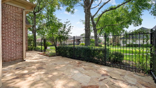 Houston 1-story, 3-bed 20 Villa Bend Drive-idx