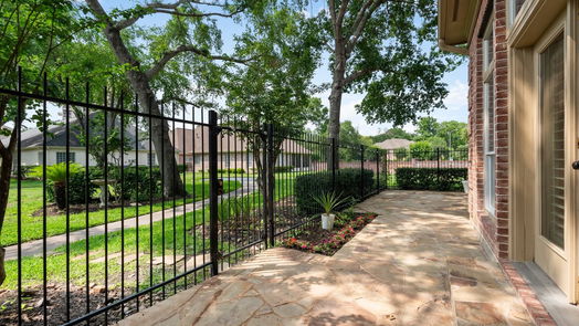 Houston 1-story, 3-bed 20 Villa Bend Drive-idx