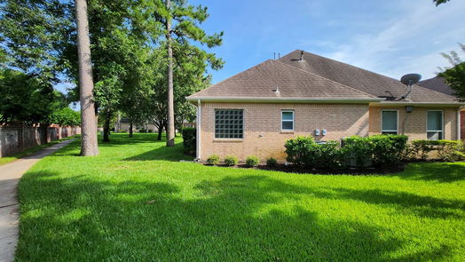 Houston 1-story, 3-bed 8 Villa Bend Drive-idx