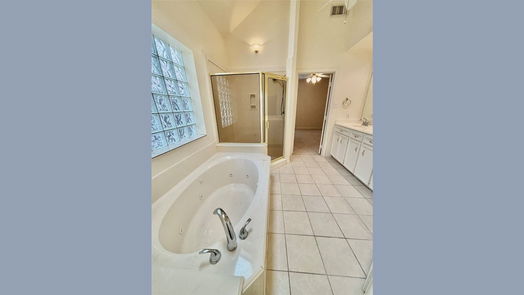 Houston 1-story, 2-bed 14245 Champions Drive-idx