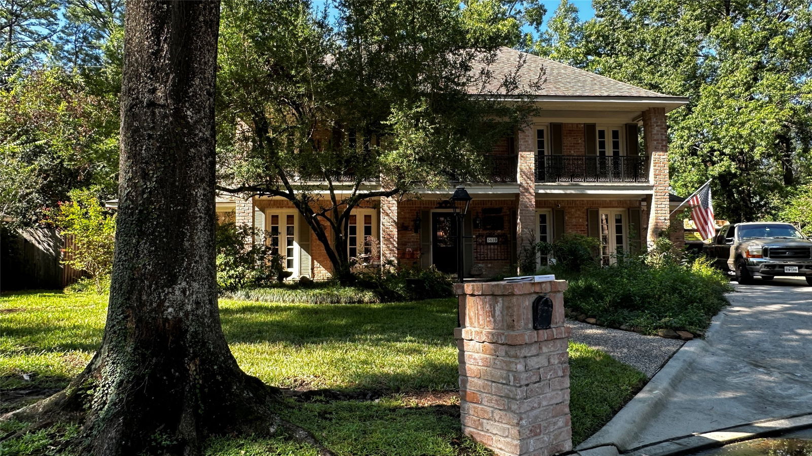 Houston 2-story, 5-bed 5610 Braxtonshire Court-idx