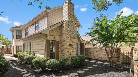 Houston 2-story, 3-bed 6709 Tournament Drive-idx