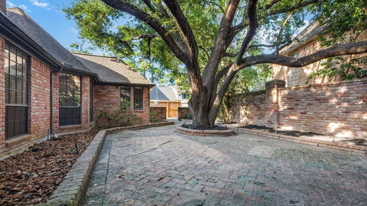 Houston 1-story, 3-bed 5106 Olympia Fields Lane-idx