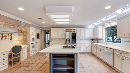 Houston 2-story, 4-bed 5602 Court Of York-idx