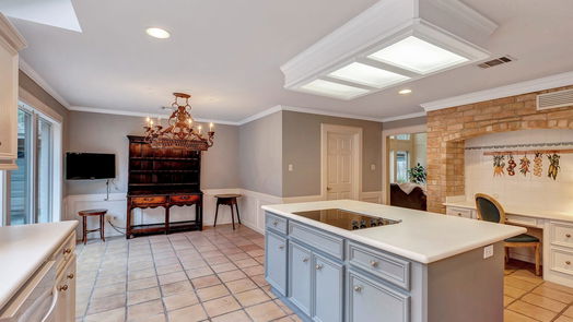 Houston 2-story, 4-bed 5602 Court Of York-idx