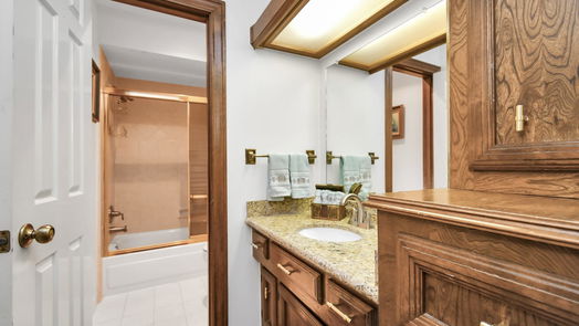 Houston 2-story, 4-bed 6715 FAWNCLIFF Drive-idx