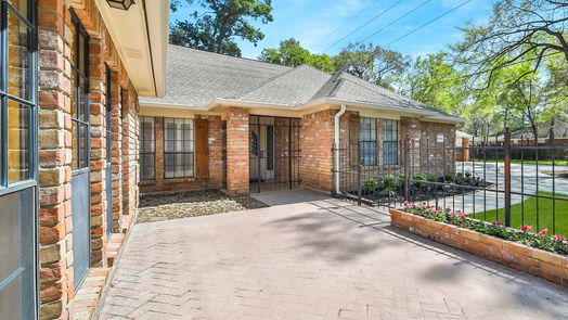 Houston 1-story, 3-bed 15210 Long Oak Drive-idx