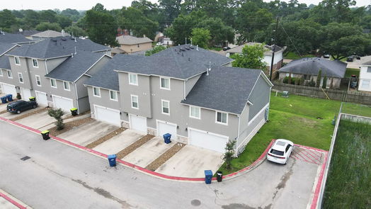 Houston 3-story, 3-bed 10535 Mills Road 5-idx