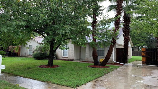 Houston 1-story, 2-bed 12610 Summer Mill Drive-idx