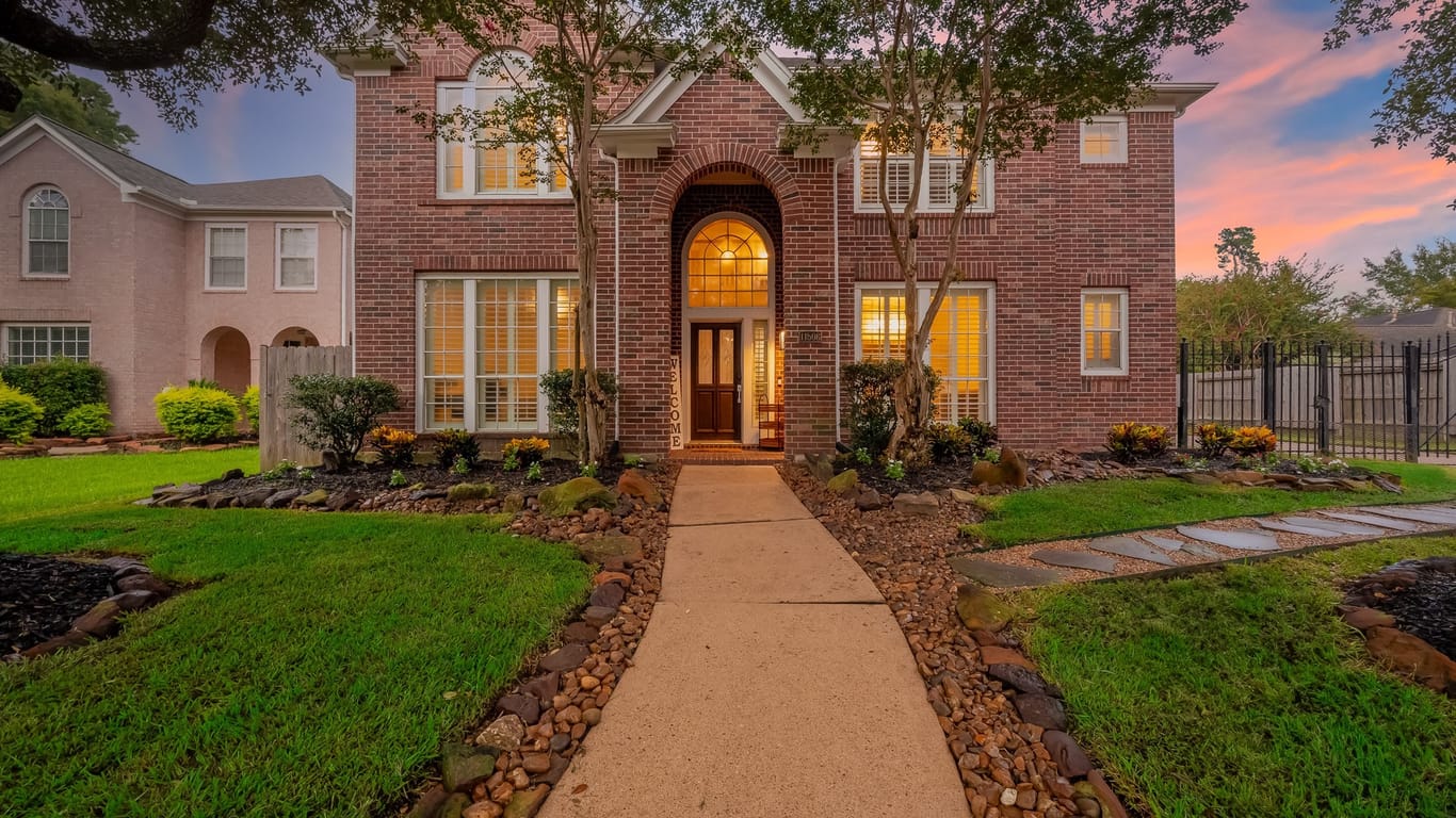 Houston 2-story, 5-bed 11506 Lakewood Place-idx