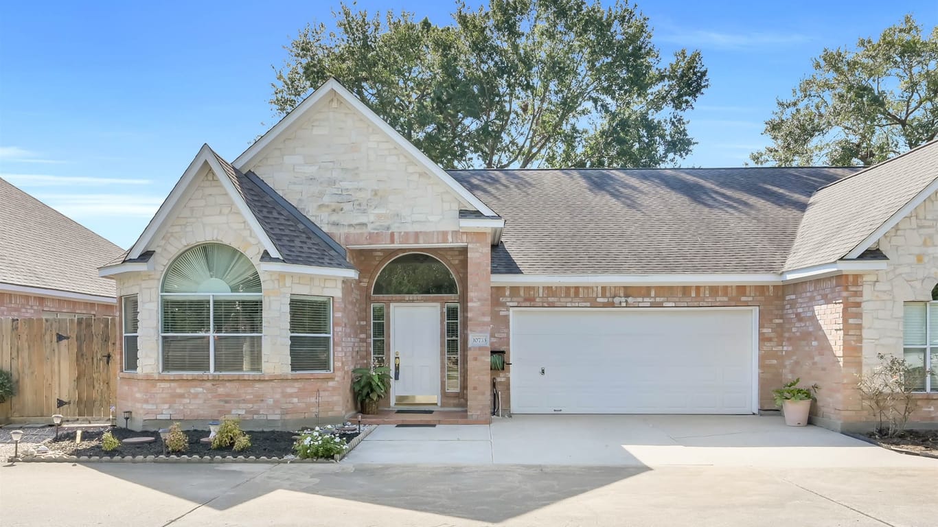 Houston 1-story, 2-bed 10733 Norchester Village Drive-idx