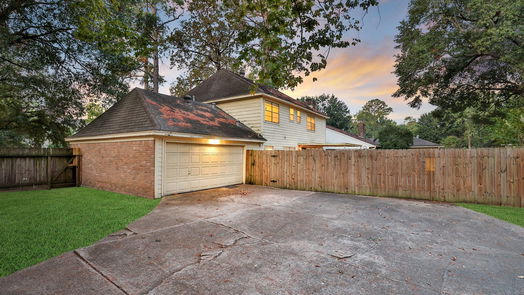 Houston 2-story, 4-bed 8102 Birchglen Lane-idx