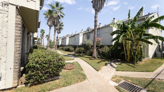 Houston 2-story, 3-bed 8707 Village Of Fondren Drive-idx