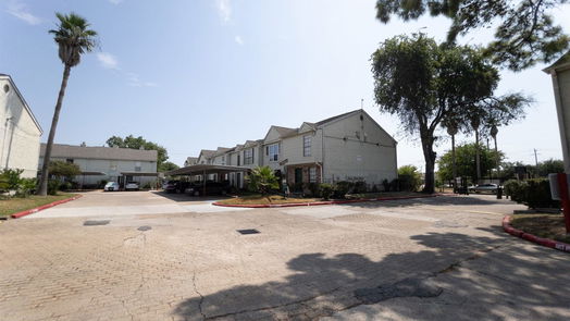 Houston 2-story, 3-bed 8707 Village Of Fondren Drive-idx