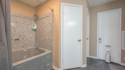 Houston 1-story, 3-bed 8302 Sandy Glen Lane-idx