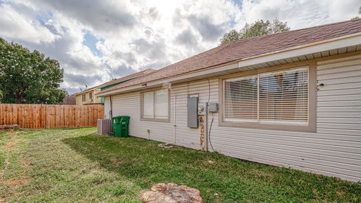 Houston 1-story, 3-bed 8302 Sandy Glen Lane-idx