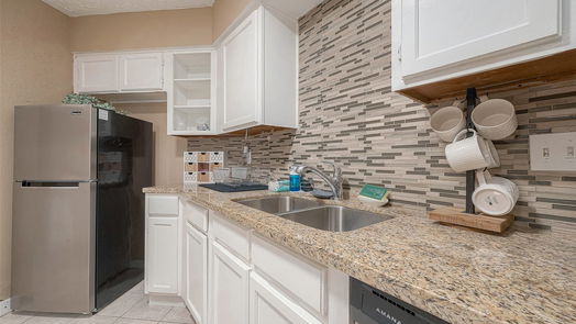 Houston 1-story, 3-bed 8302 Sandy Glen Lane-idx