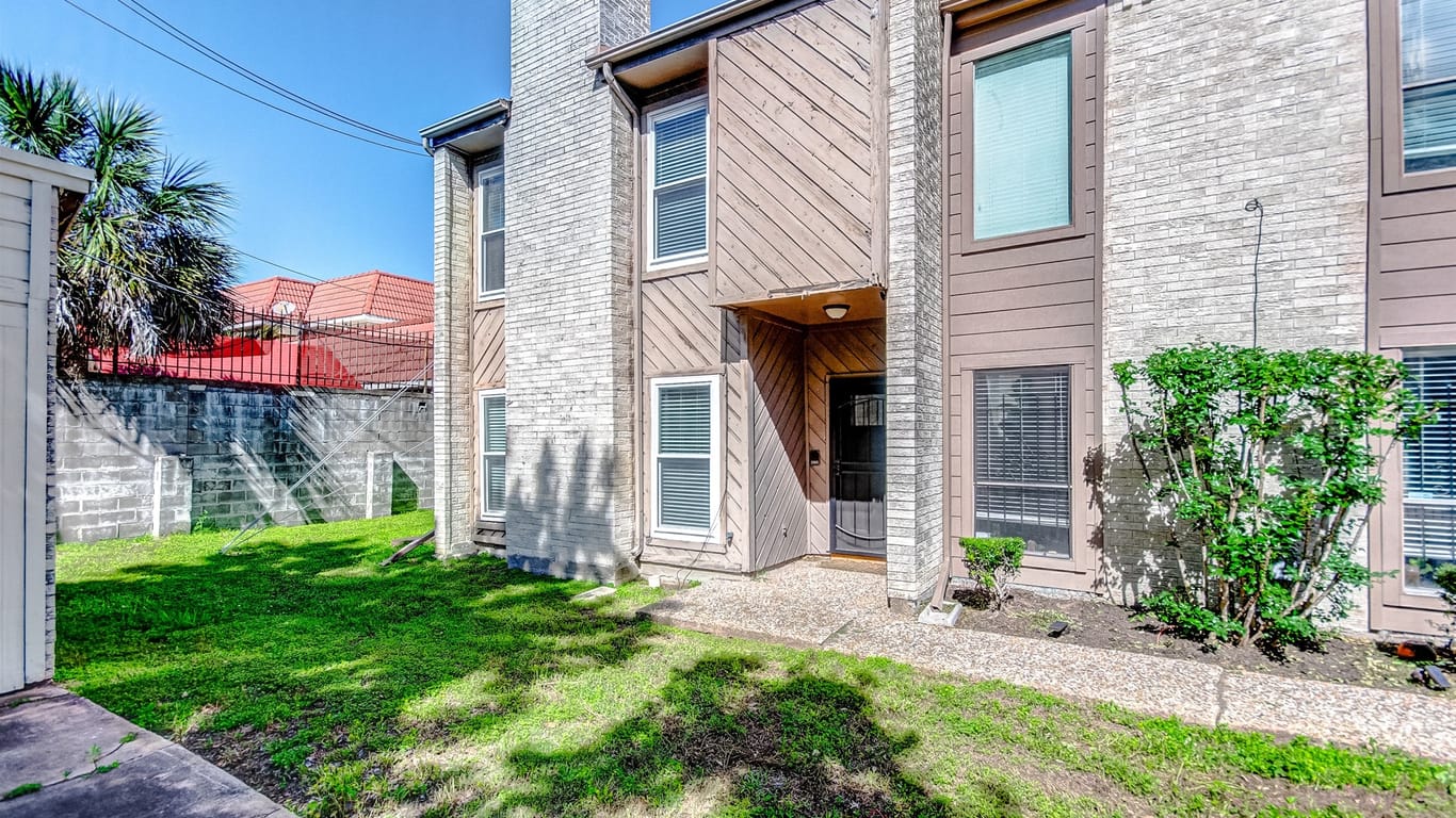 Houston 2-story, 3-bed 11280 Braes Forest Drive 401-idx