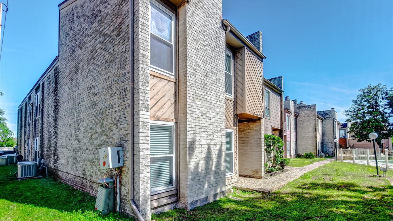 Houston 2-story, 3-bed 11280 Braes Forest Drive 401-idx