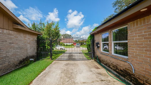 Houston 1-story, 4-bed 10823 Braes Forest Drive-idx