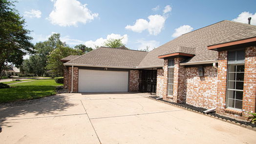 Houston 1-story, 3-bed 10710 Sandy Shoals Drive-idx