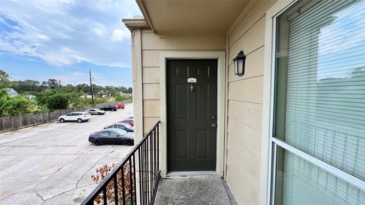 Houston 1-story, 2-bed 8100 Creekbend Drive 166-idx