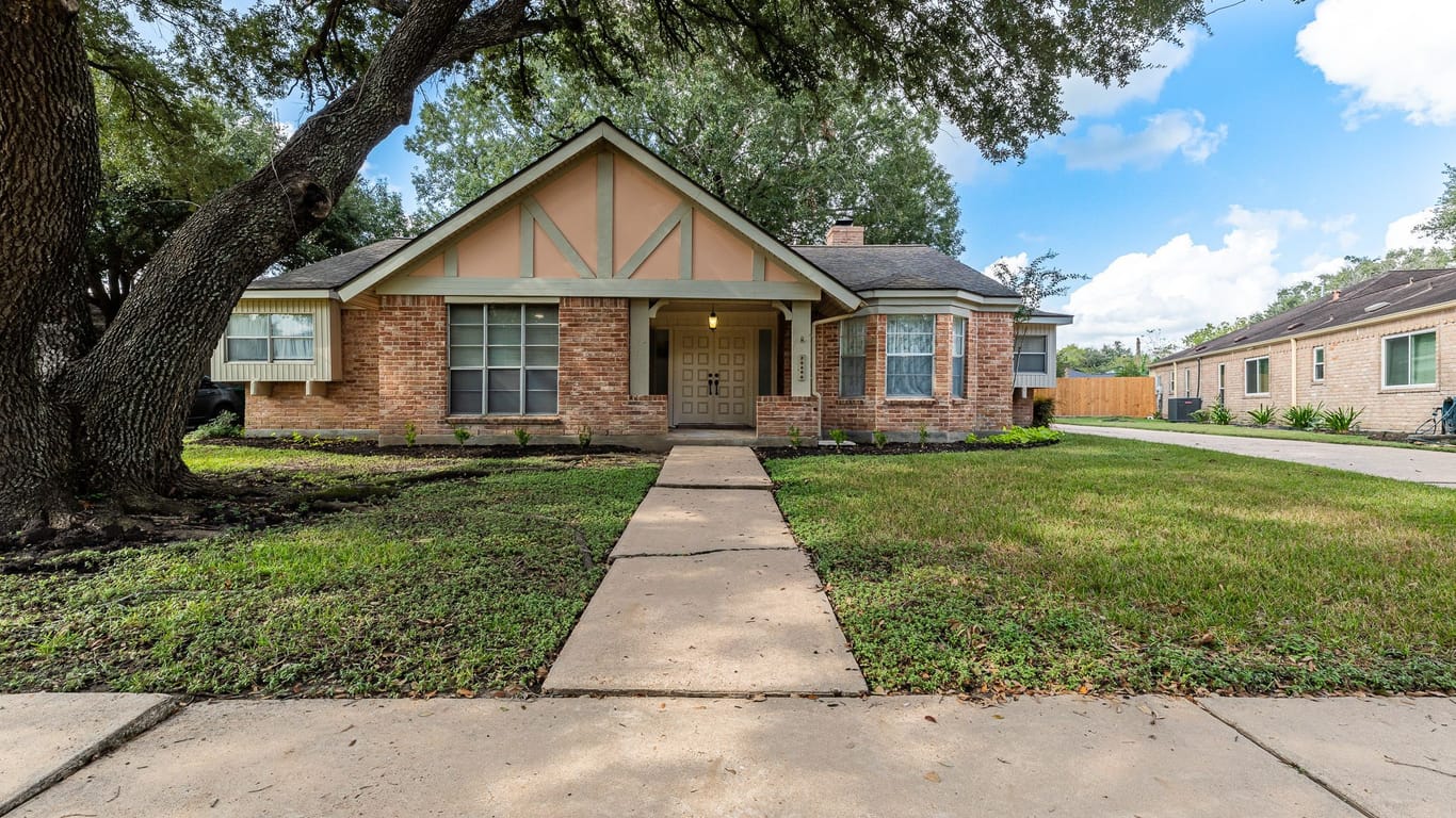 Houston null-story, 4-bed 10806 Paulwood Drive-idx