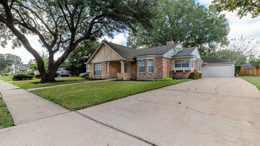 Houston null-story, 4-bed 10806 Paulwood Drive-idx