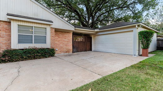 Houston null-story, 4-bed 10806 Paulwood Drive-idx