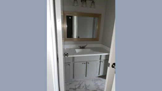 Houston 2-story, 2-bed 11537 Beechnut Street-idx