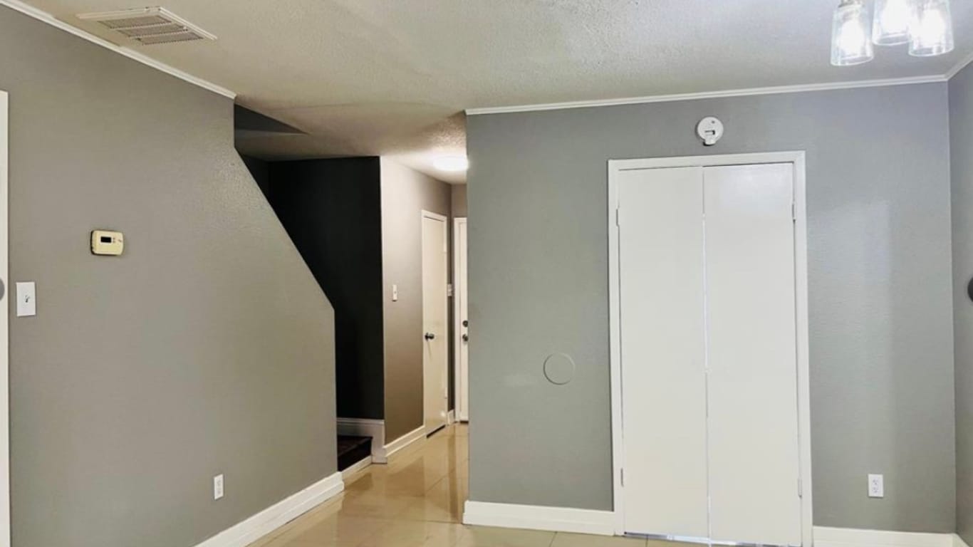 Houston 2-story, 2-bed 8323 Wilcrest Drive 6006-idx