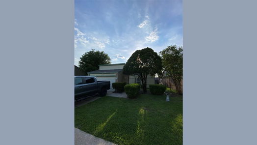 Houston 1-story, 3-bed 4246 Willow Beach Drive-idx