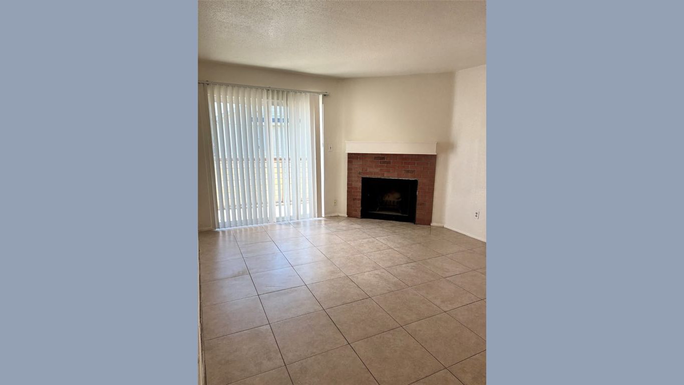 Houston 1-story, 2-bed 8405 Wilcrest Drive 1606-idx