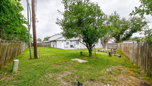 Houston 1-story, 3-bed 12543 Sharpview Drive-idx