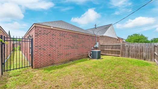 Houston 1-story, 4-bed 12836 Newbrook Drive-idx