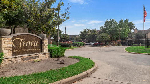 Houston 1-story, 2-bed 10555 Turtlewood Court 414-idx