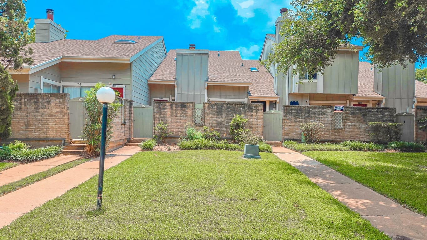 Houston 2-story, 2-bed 7104 Brendam Lane-idx