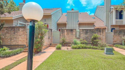 Houston 2-story, 2-bed 7104 Brendam Lane-idx